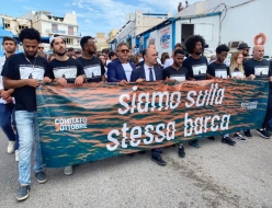 Mlade aktivistke in aktivisti obeležili migrantsko tragedijo v Sredozemlju
